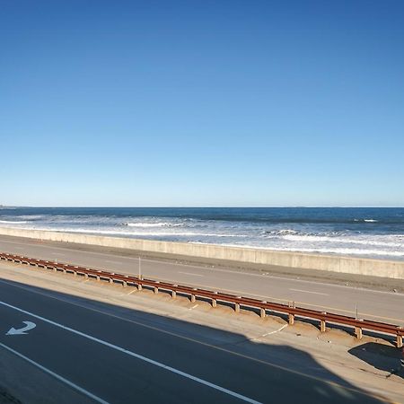 Direct Oceanfront Studio Suite! ハンプトン エクステリア 写真