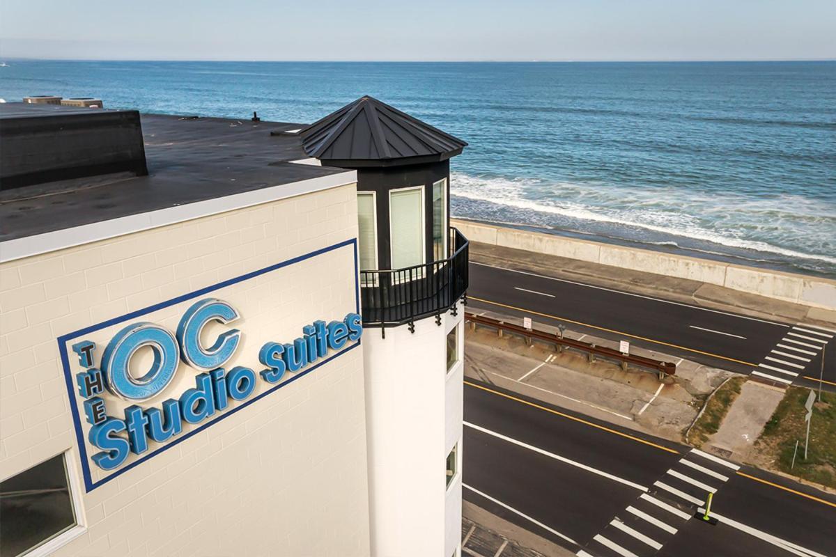 Direct Oceanfront Studio Suite! ハンプトン エクステリア 写真