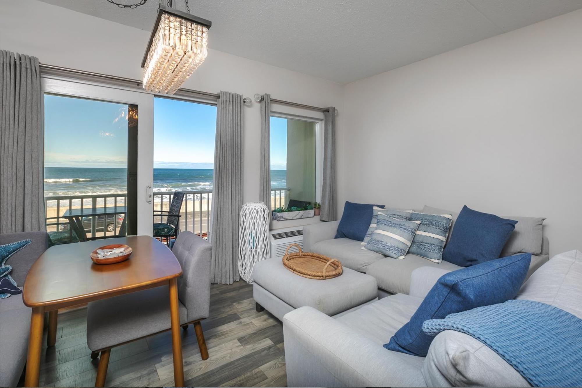 Direct Oceanfront Studio Suite! ハンプトン エクステリア 写真